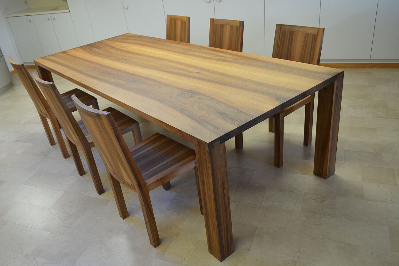 Holztisch